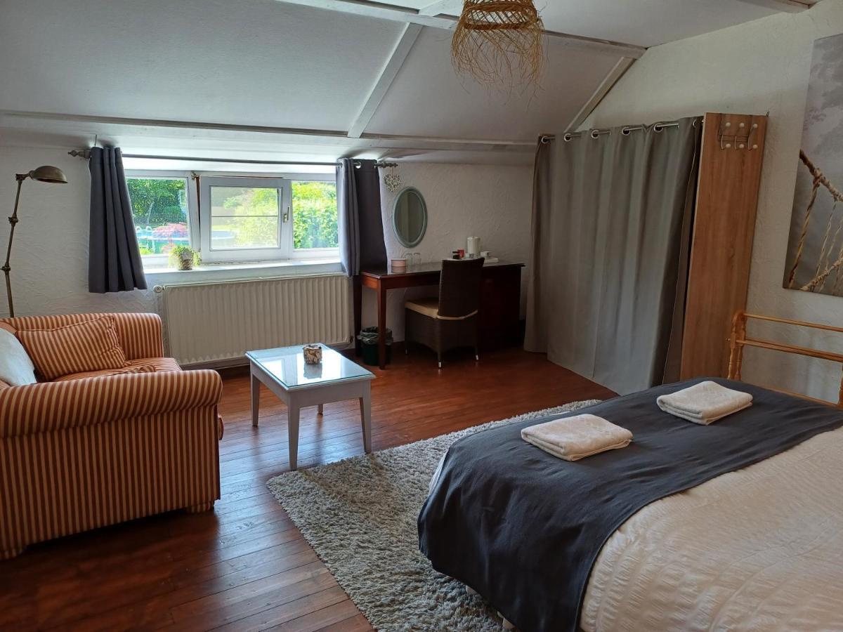 Les Gabelous - Chambre D'Hotes - Viroinval Dourbes Екстер'єр фото